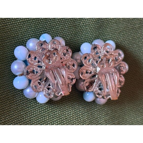 Vintage Blue White Beaded Cluster Design Clip-On Earrings - Picture 7 of 9